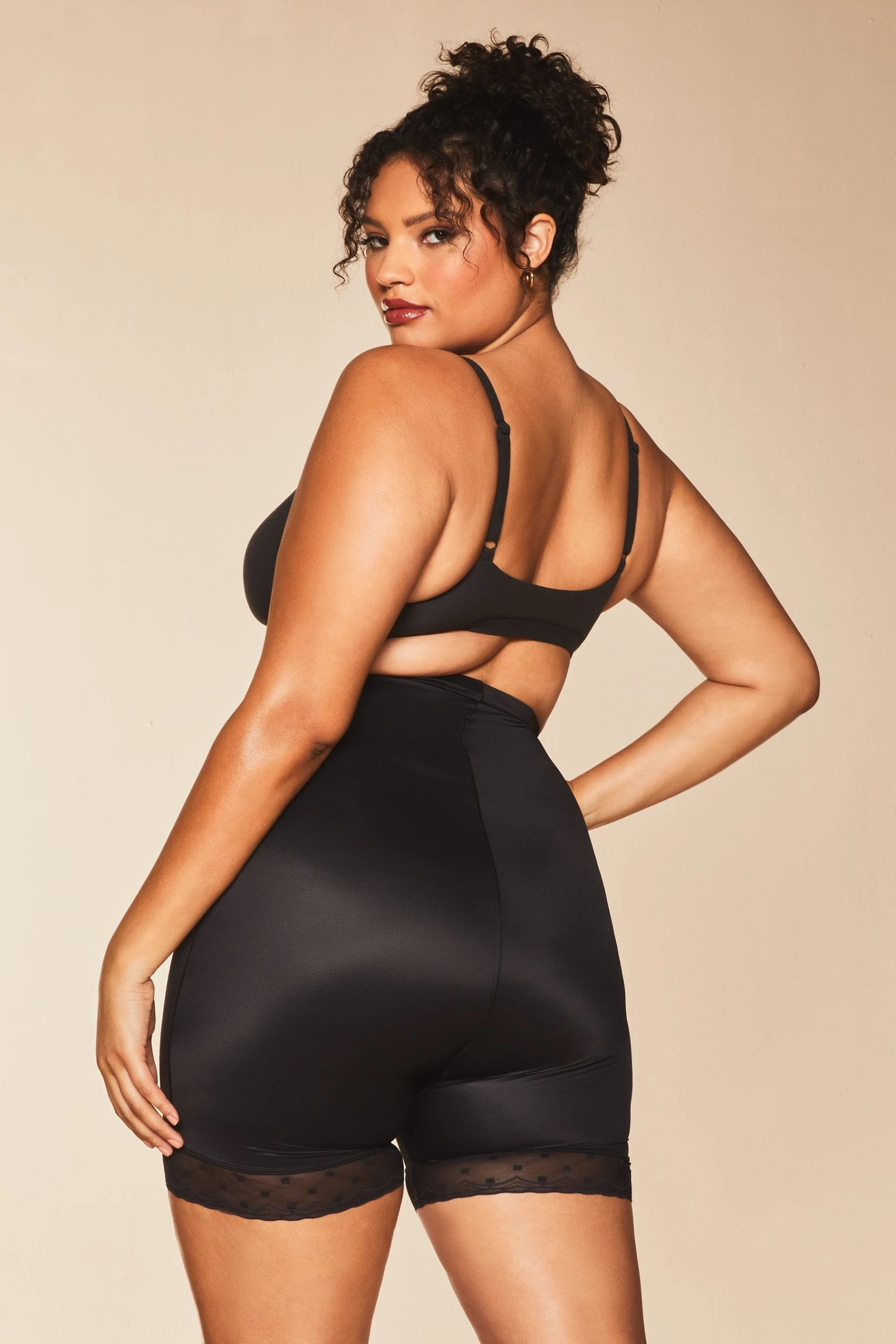 Lipsy Sculpt Medium Control Mid Thigh Shapewear Short - Image 2